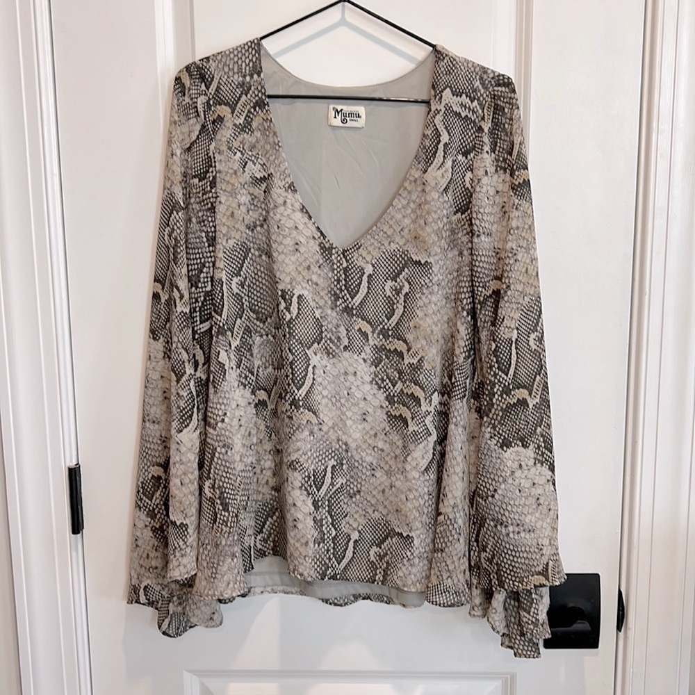 Show Me Your MuMu Hippie Dippie Reptile Snake Print Blouse Long Bell Sleeve - Picture 2 of 11